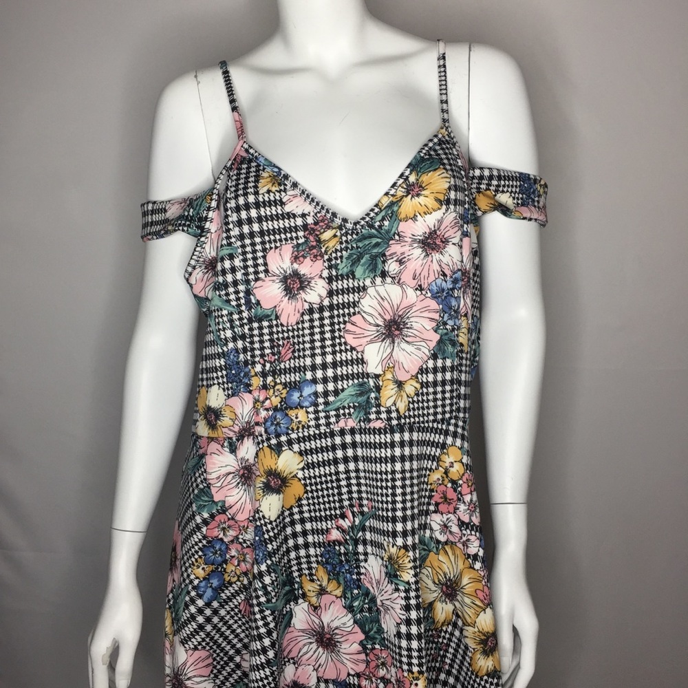 NWT Lilian size 3X cold shoulder floral mini dress - Picture 2 of 8